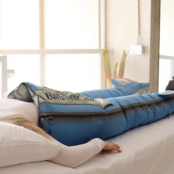 The Ballancer® Pro is a state-of-the-art lymphatic drainage machine designed to enhance circulation, reduce swelling, and promote overall wellness. Utilizing advanced compression therapy, the Ballancer® Pro features a series of chambers that rhythmically inflate and deflate to stimulate the lymphatic system, helping to detoxify the body and reduce fluid retention. This non-invasive treatment is known for its efficacy in improving skin tone, aiding in muscle recovery, and providing a deep sense of relaxation. 💚 the pants 👖 are a client favorite!! Be Inspired. Be Healthy. Be SAVVY!📪 Follow @savvy_wellness_ to stay in the know of exciting announcements, holistic tips, information and all things #savvywellness#biohacking#wellness#healthhacks#health#holisticwellness #holistic #holistichealth#wellnesscenter#lymphatictherapy #lymphaticdrainage#lymphaticmassage#healyourbody#inflammation#healthylifestyle#postoprecovery #compressionpants#cellulite#postophealing #postopcare#puffiness #inflammation #medspa#healthspa #spaexperience #bigsqueeze#compression #weightloss #fluid#bloating#swelling